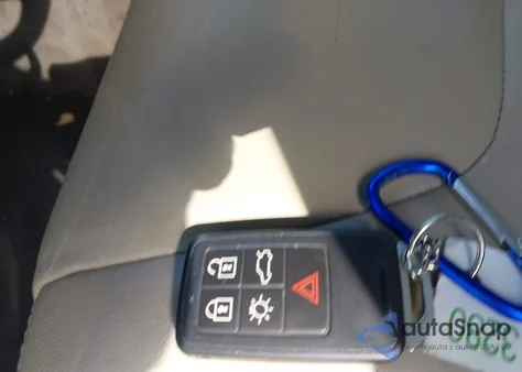 2016 Volvo Xc60 T5 Drive-E Platinum из США, поврежденный, VIN YV440MDM7G2905997